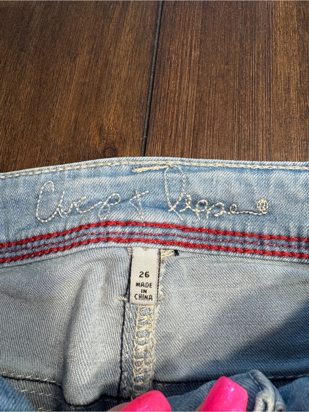 Chip & Pepper California Malibu Mid Rise Denim Shorts S 26 Light Wash Cuffed - Picture 5 of 12
